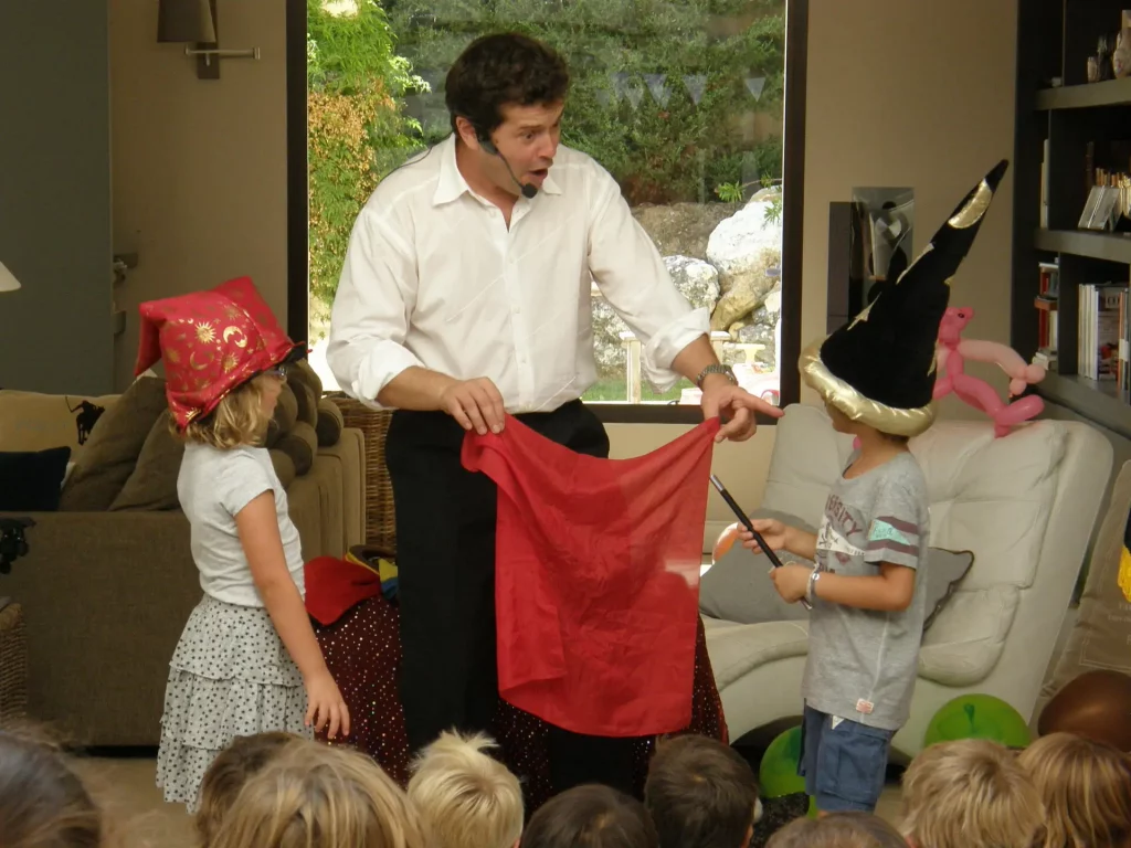 Animation d'un spectacle de magie pour un anniversaire enfant à Mougins