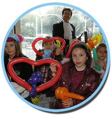 Danny le Magicien fait des ballons aux Enfants d'un Anniversaire à Nice